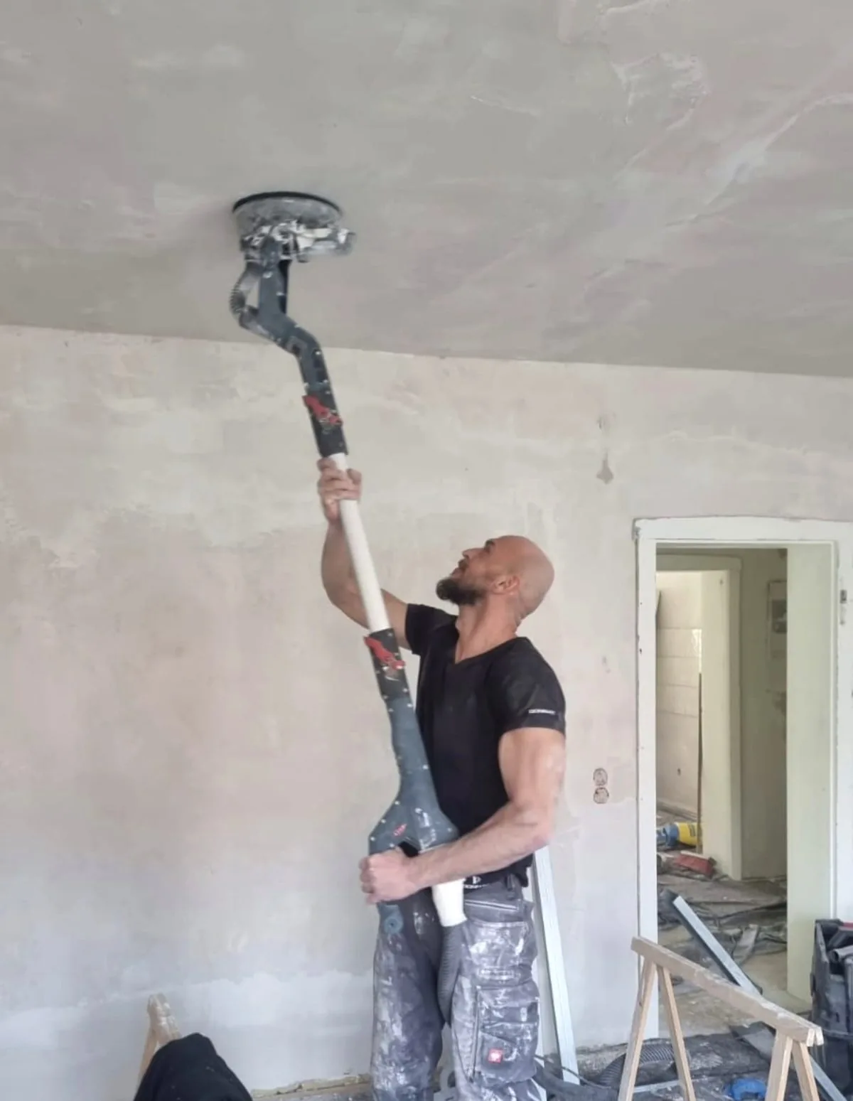 DOMIART bei der Arbeit — Deckenschliff während einer Sanierung